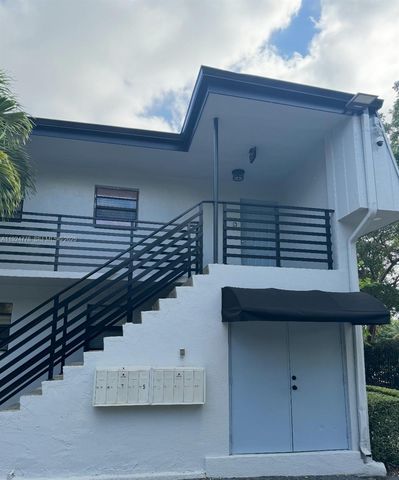 9751 Wayne Ave 6, Palmetto Bay, FL 33157