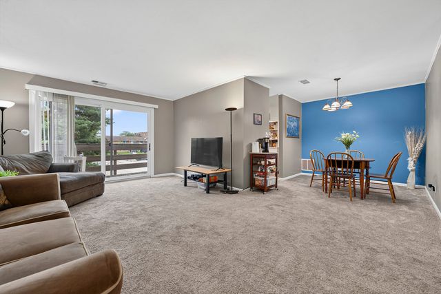 465 Raintree Court 2B, Glen Ellyn, IL 60137