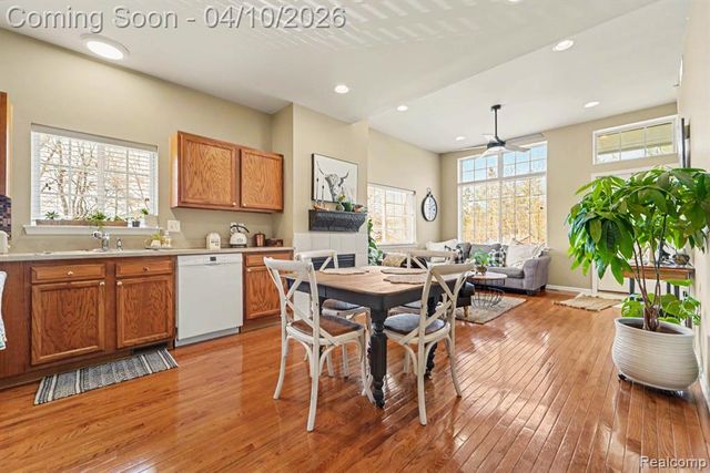 1456 Silverbrook Ridge Drive, Walled Lake, MI 48390