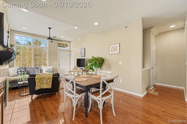 1456 Silverbrook Ridge Drive, Walled Lake, MI 48390