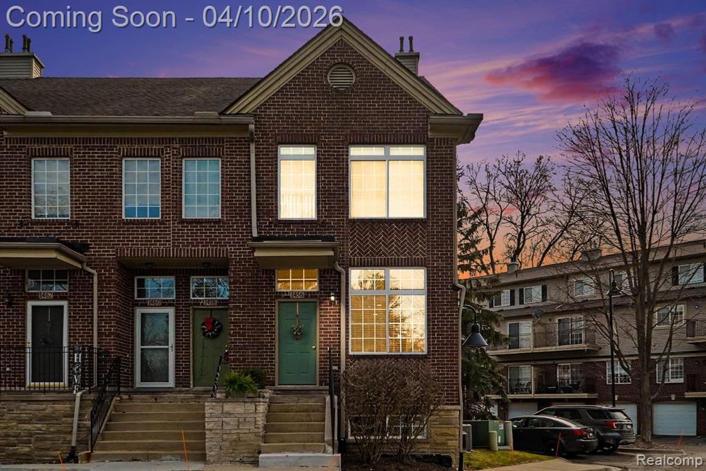 1456 Silverbrook Ridge Drive, Walled Lake, MI 48390