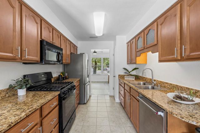 12101 Missel Thrush CT, Austin, TX 78750