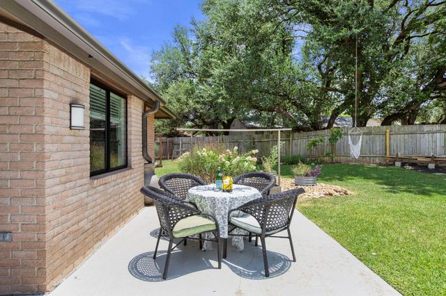 12101 Missel Thrush CT, Austin, TX 78750