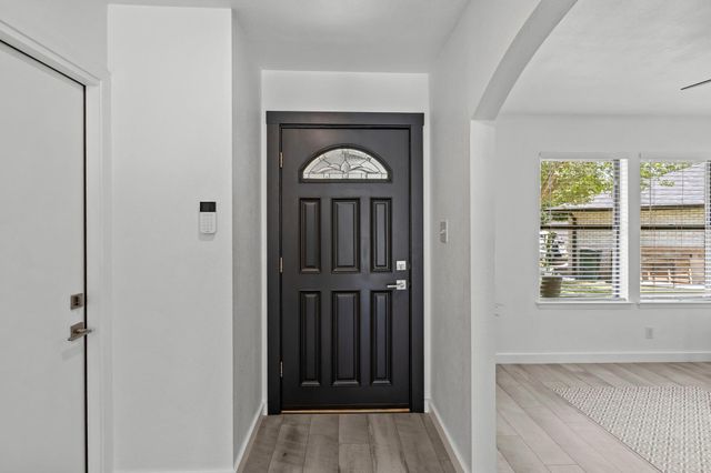 12101 Missel Thrush CT, Austin, TX 78750