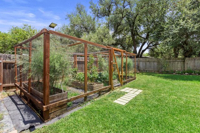 12101 Missel Thrush CT, Austin, TX 78750