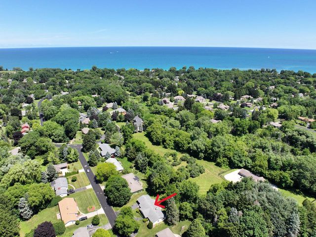 5023 Valley TRAIL, Wind Point, WI 53402