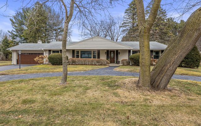 5023 Valley TRAIL, Wind Point, WI 53402