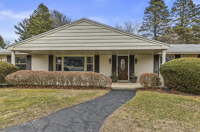 5023 Valley TRAIL, Wind Point, WI 53402