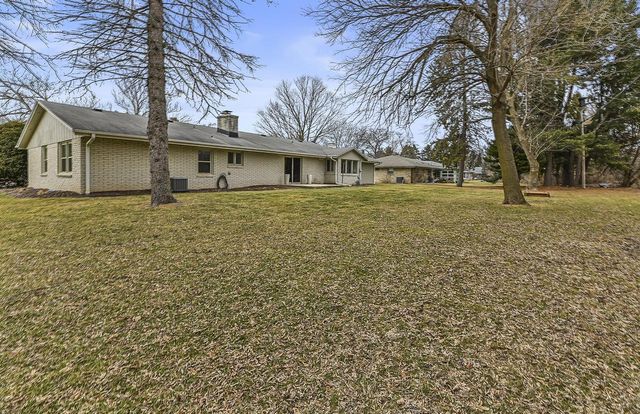 5023 Valley TRAIL, Wind Point, WI 53402