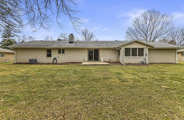 5023 Valley TRAIL, Wind Point, WI 53402