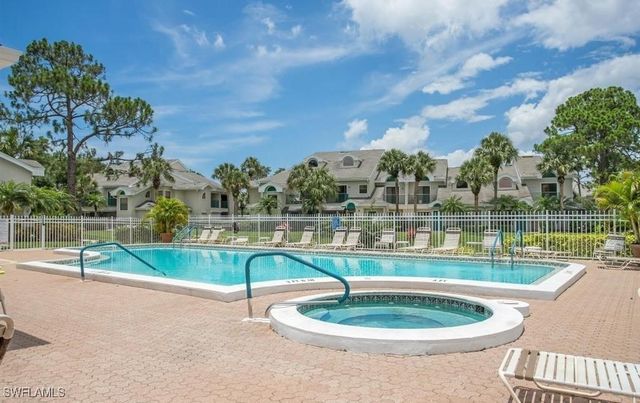 66 Emerald Woods DR H7, Naples, FL 34108