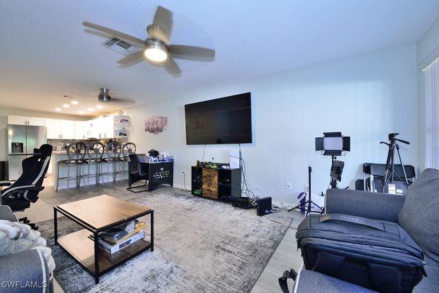 66 Emerald Woods DR H7, Naples, FL 34108