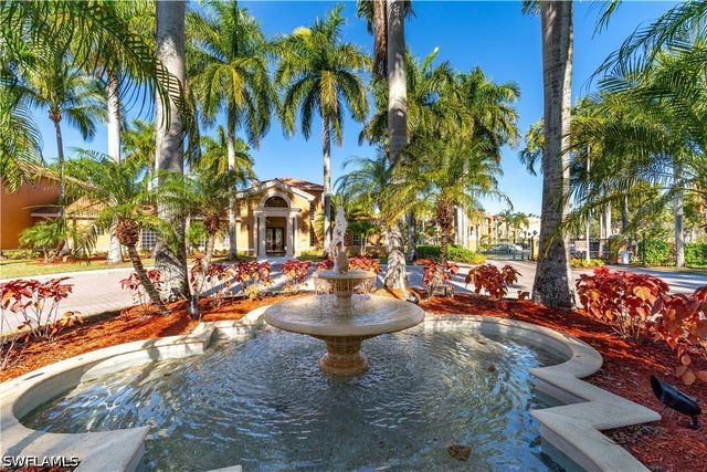 1270 Wildwood Lakes BLVD 208, Naples, FL 34104
