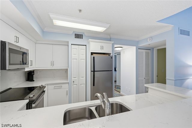 1270 Wildwood Lakes BLVD 208, Naples, FL 34104
