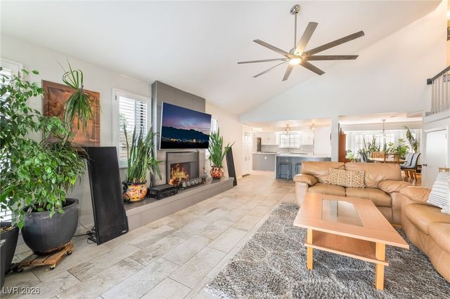 8 Hummingbird Lane, Henderson, NV 89014