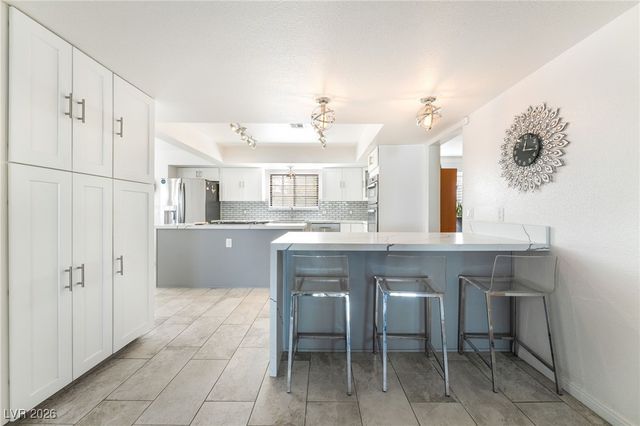 8 Hummingbird Lane, Henderson, NV 89014