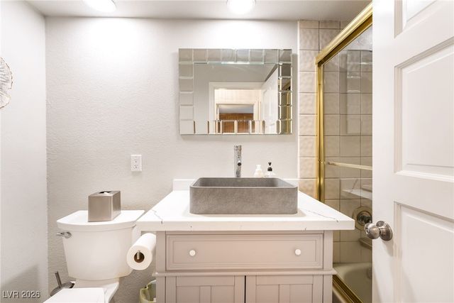 8 Hummingbird Lane, Henderson, NV 89014