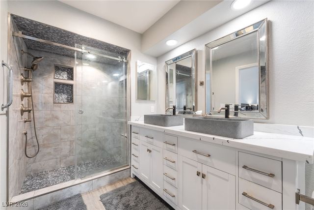 8 Hummingbird Lane, Henderson, NV 89014