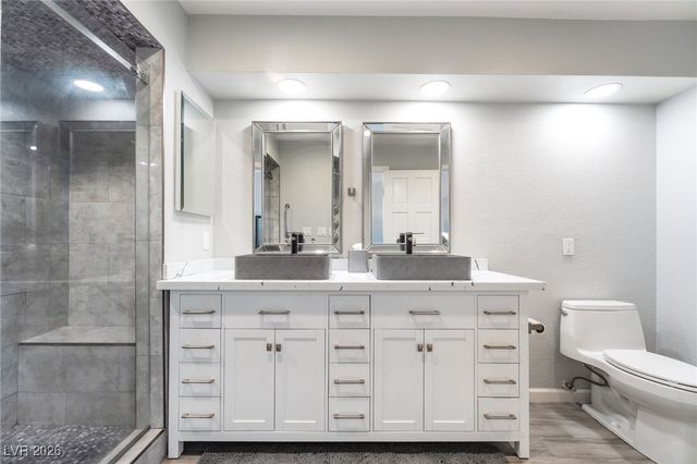 8 Hummingbird Lane, Henderson, NV 89014