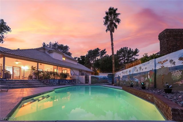 8 Hummingbird Lane, Henderson, NV 89014