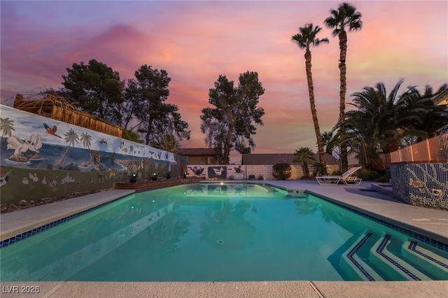 8 Hummingbird Lane, Henderson, NV 89014