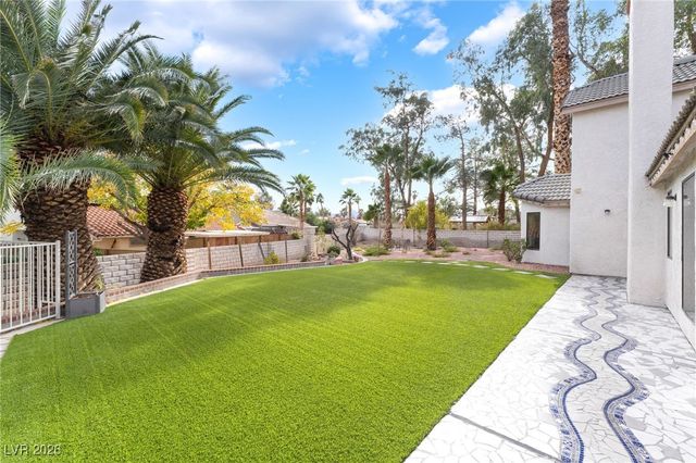 8 Hummingbird Lane, Henderson, NV 89014