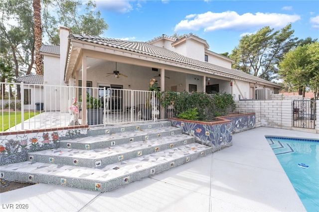 8 Hummingbird Lane, Henderson, NV 89014