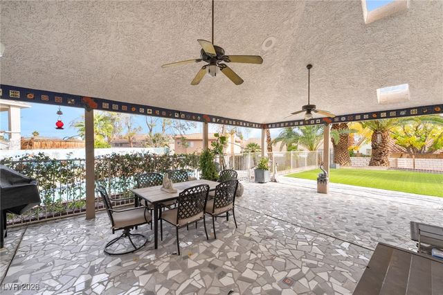 8 Hummingbird Lane, Henderson, NV 89014