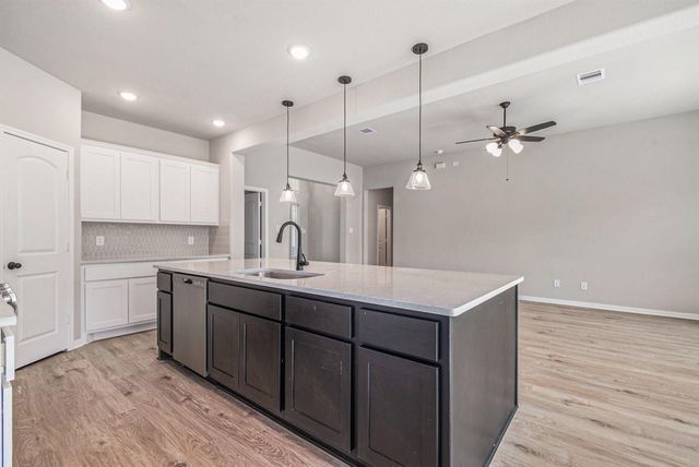 11702 Oakwood Ranch, Willis, TX 77378