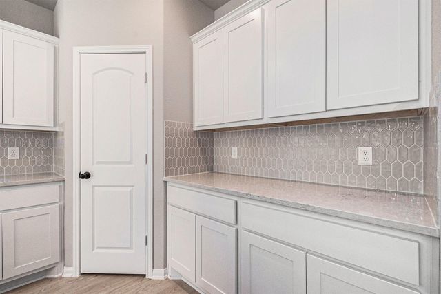 11702 Oakwood Ranch, Willis, TX 77378