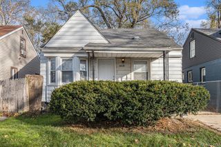 9336 SUSSEX St Street, Detroit, MI 48228