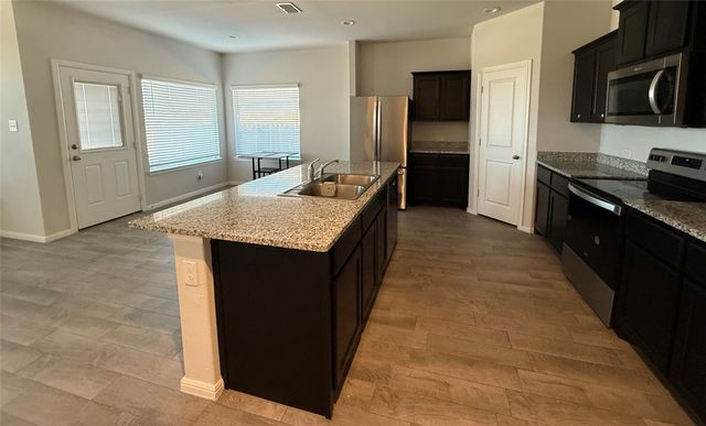 9604 Red Brush Trail, Fort Worth, TX 76131