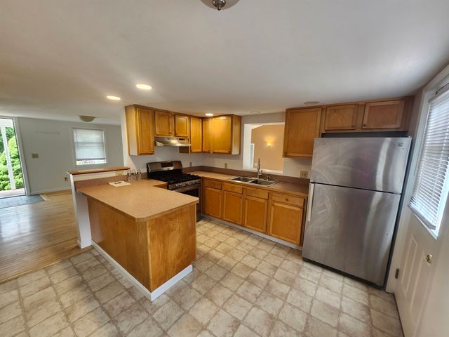 10 Jackson Street, Essex Junction, VT 05452