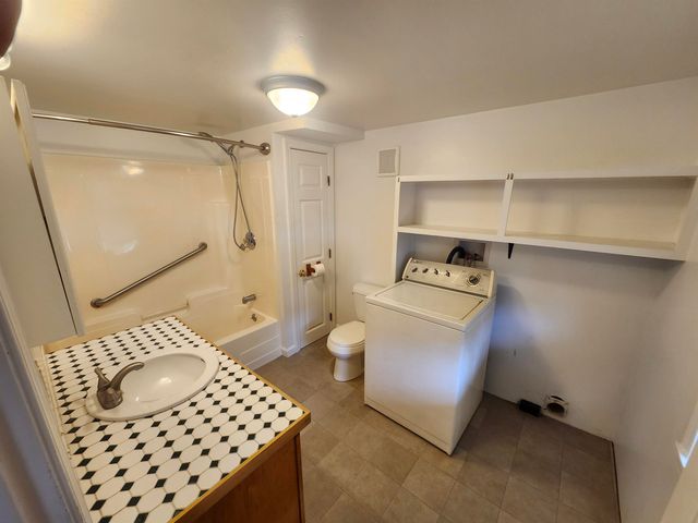 10 Jackson Street, Essex Junction, VT 05452