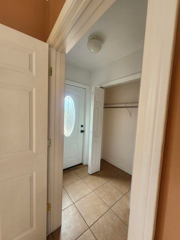 10 Jackson Street, Essex Junction, VT 05452