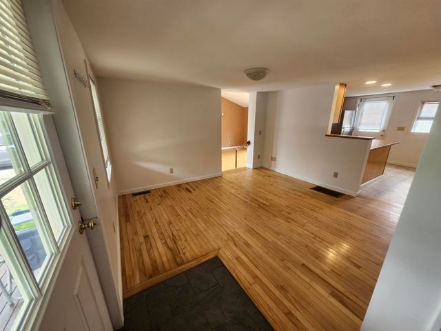 10 Jackson Street, Essex Junction, VT 05452