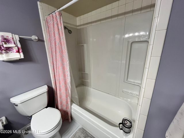 719 White Ash Drive, Southaven, MS 38671