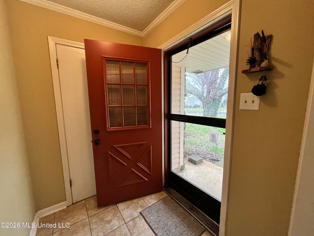 719 White Ash Drive, Southaven, MS 38671