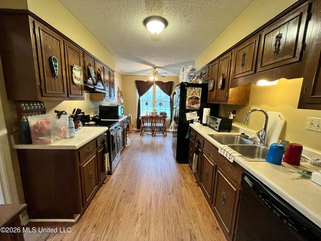 719 White Ash Drive, Southaven, MS 38671