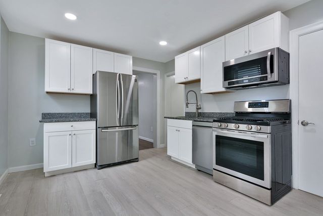 10 Bartlett Street A, Haverhill, MA 01832