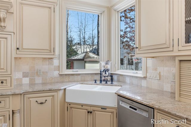 4410 Mystic Ridge Court, Grand Rapids, MI 49525