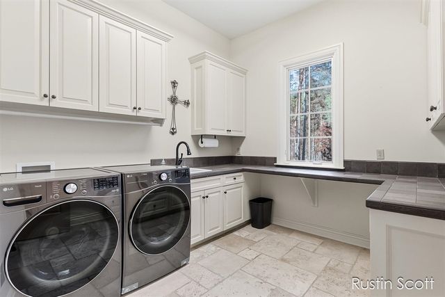 4410 Mystic Ridge Court, Grand Rapids, MI 49525