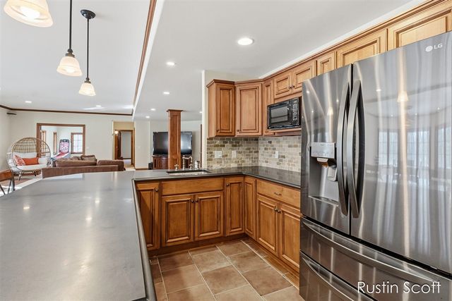 4410 Mystic Ridge Court, Grand Rapids, MI 49525