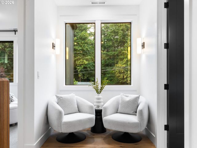 1160 OAK Ter, Lake Oswego, OR 97034