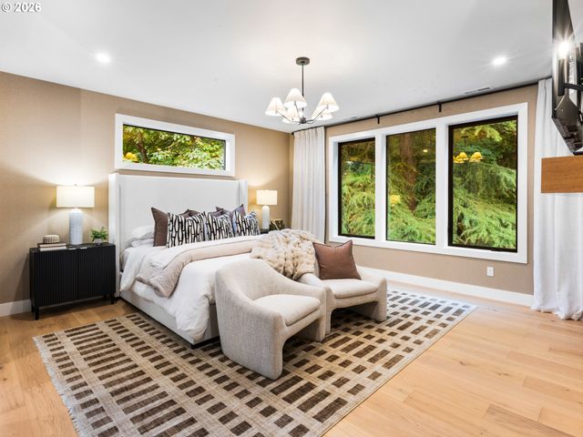1160 OAK Ter, Lake Oswego, OR 97034