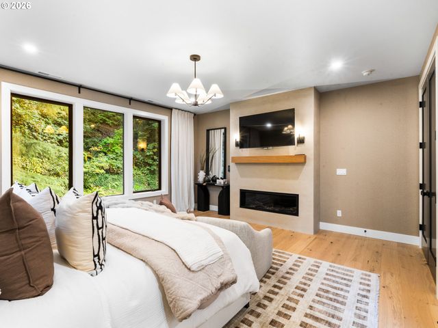 1160 OAK Ter, Lake Oswego, OR 97034