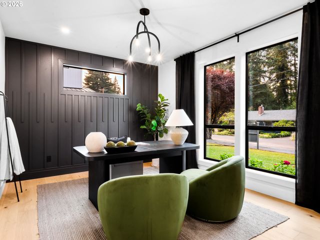 1160 OAK Ter, Lake Oswego, OR 97034
