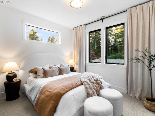 1160 OAK Ter, Lake Oswego, OR 97034