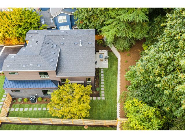 1160 OAK Ter, Lake Oswego, OR 97034