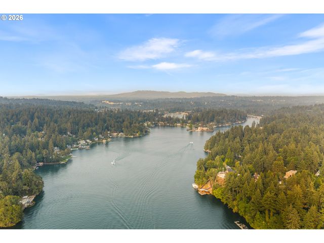 1160 OAK Ter, Lake Oswego, OR 97034